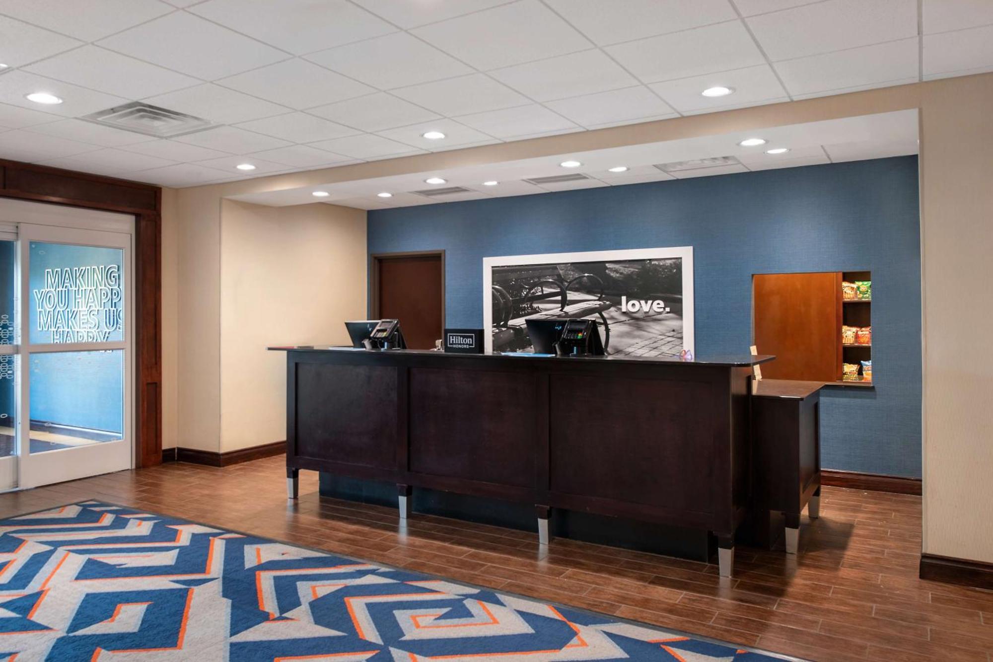 Hampton Inn & Suites Харви Екстериор снимка
