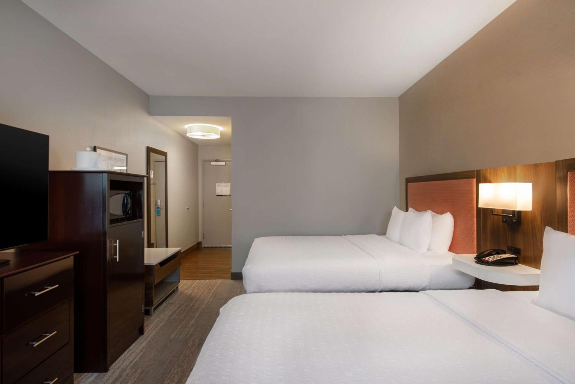 Hampton Inn & Suites Харви Екстериор снимка