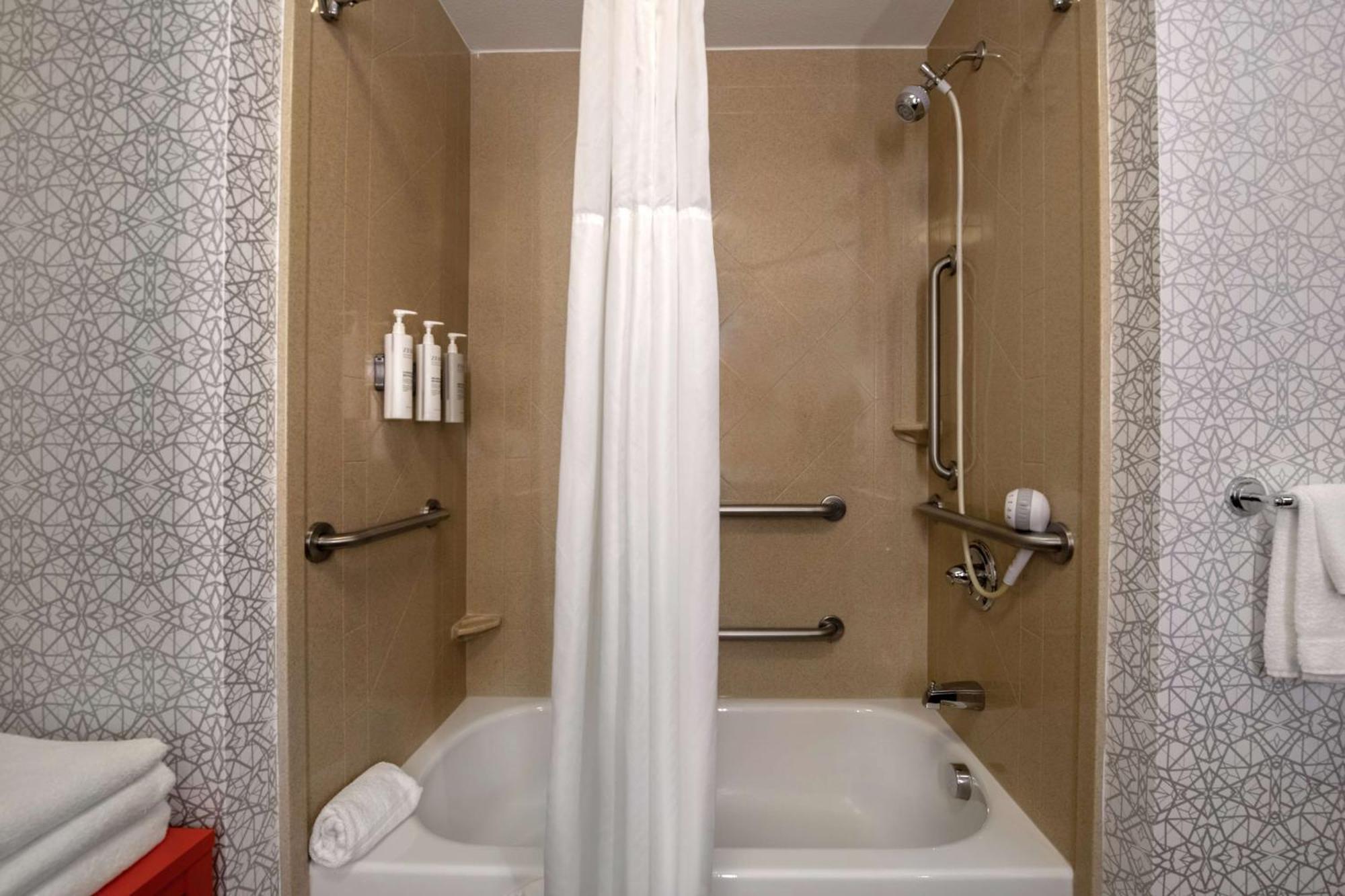 Hampton Inn & Suites Харви Екстериор снимка