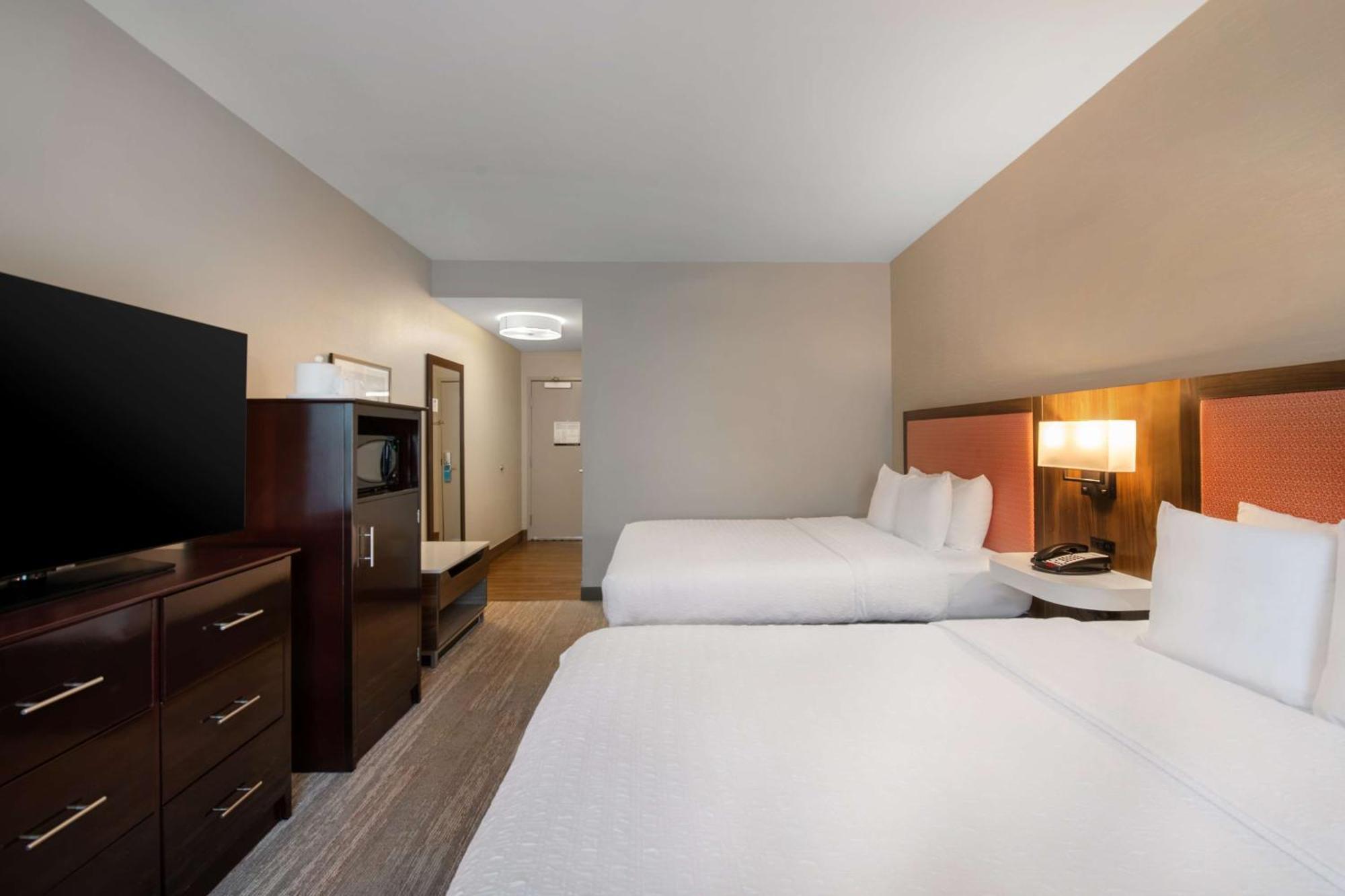 Hampton Inn & Suites Харви Екстериор снимка