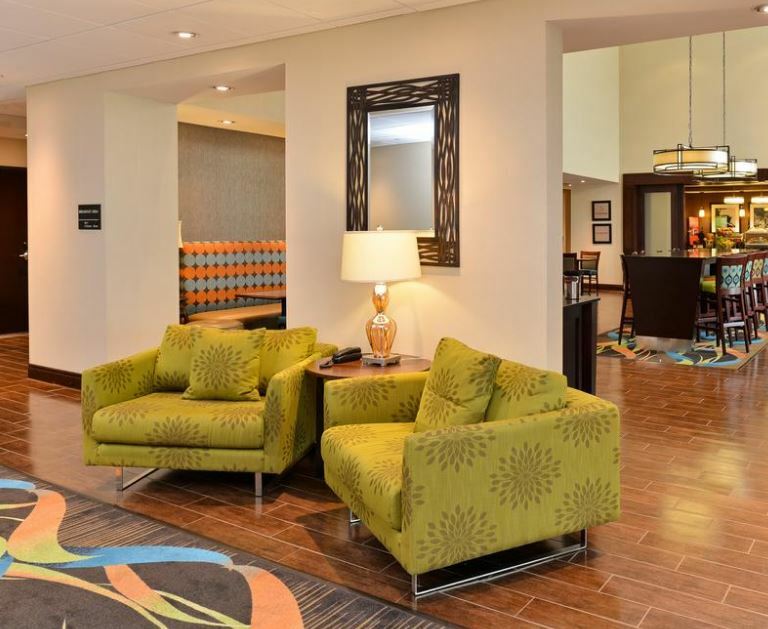 Hampton Inn & Suites Харви Екстериор снимка